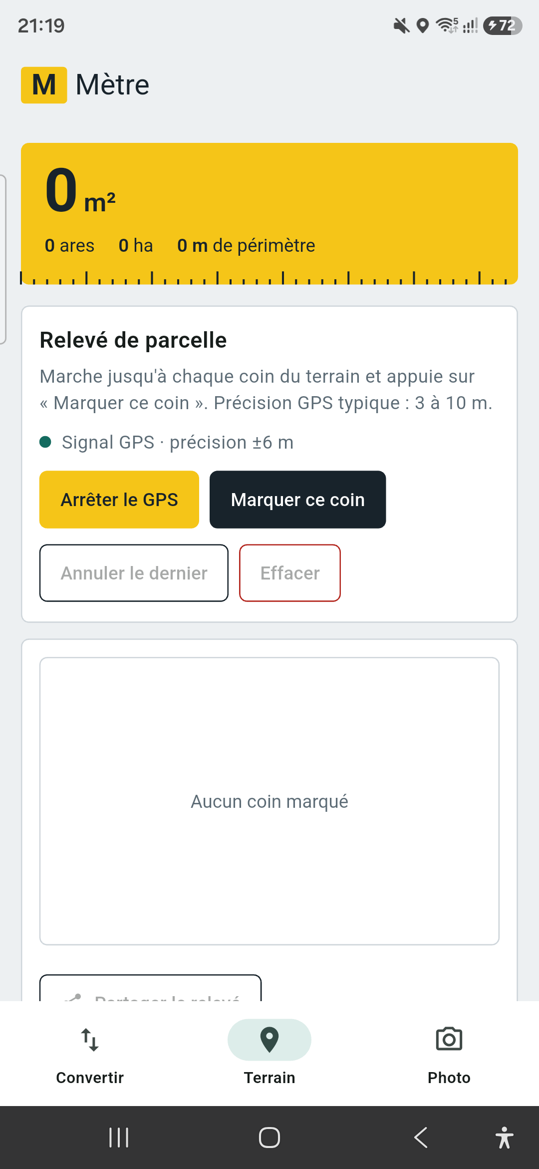 Écran Terrain de Mètre : relevé de parcelle par GPS, précision du signal et coins marqués